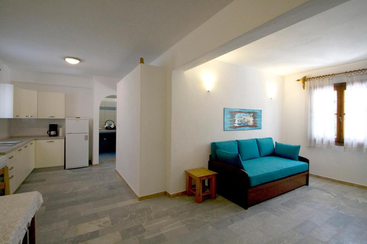 Villas Alexandra Skiathos Platanias  Exterior photo