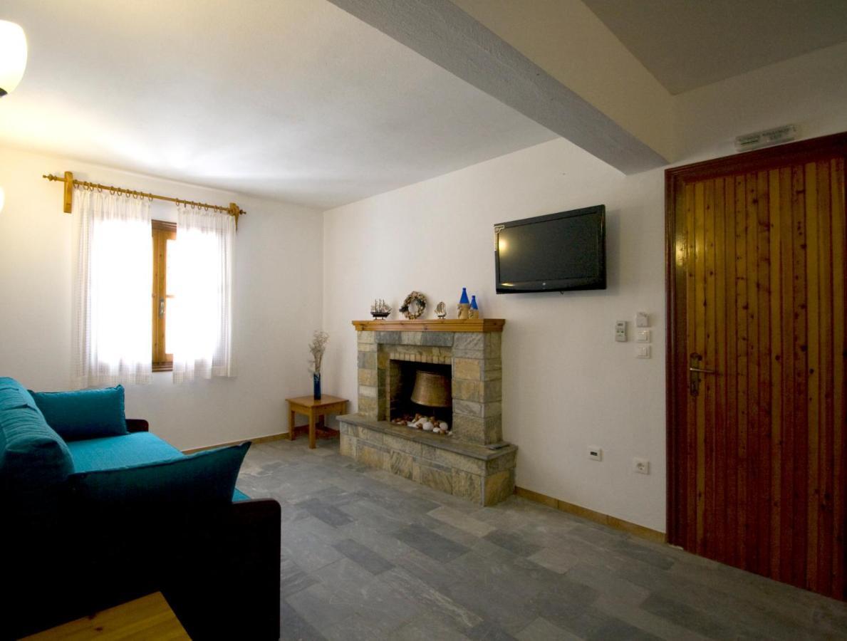 Villas Alexandra Skiathos Platanias  Exterior photo