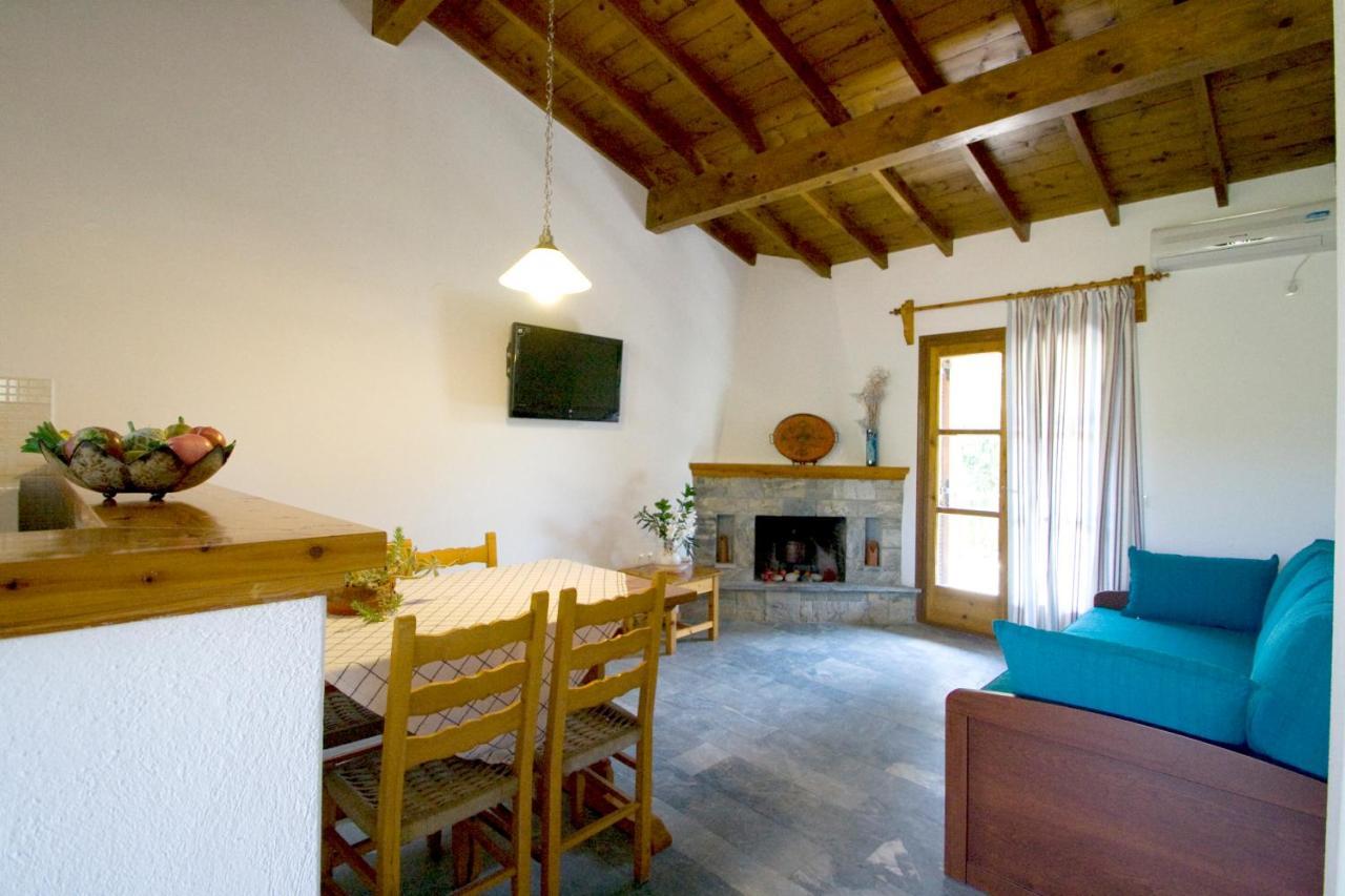 Villas Alexandra Skiathos Platanias  Exterior photo